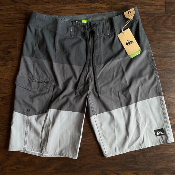 NWT Grey Quicksilver Everyday Board Shorts Size 32 - 21" length